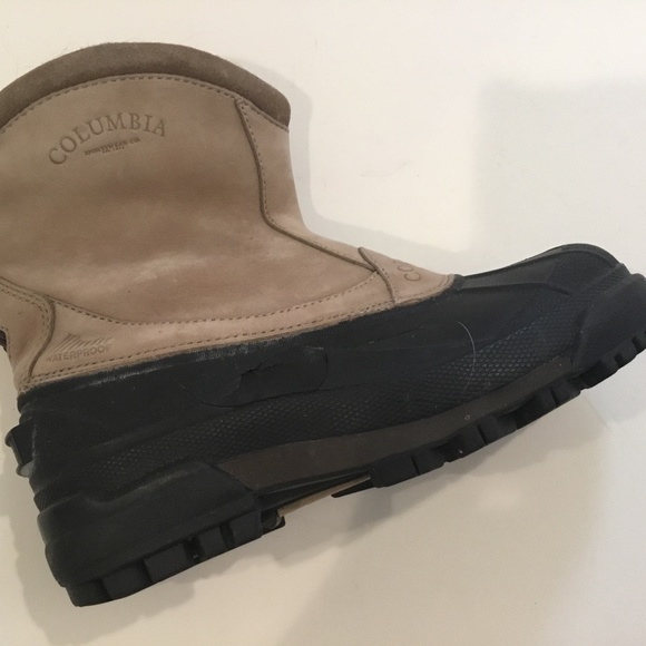 Columbia "BugaBarn" Slip On Snowboots with Thermalite Insulation: Women's 8.5 - Picture 1 of 10